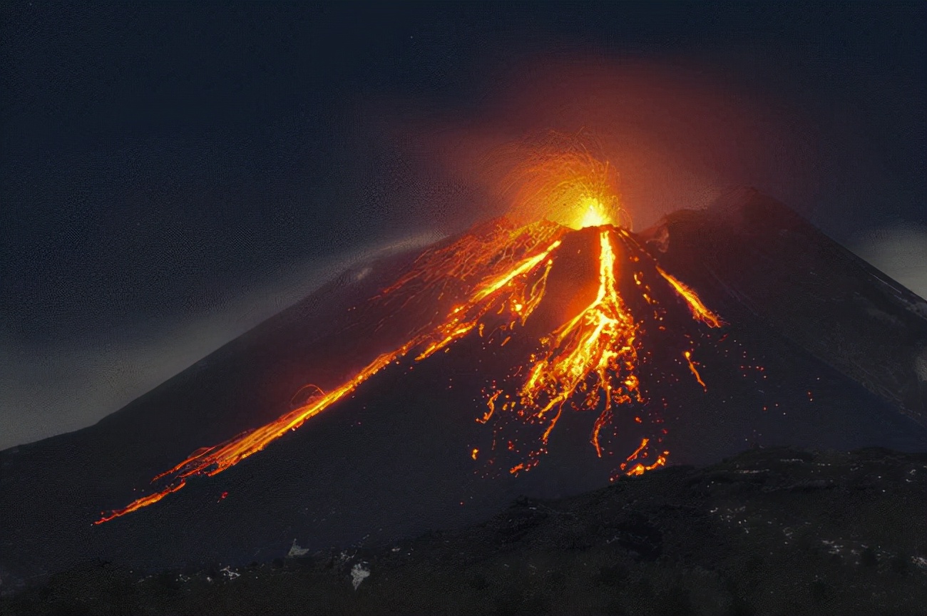 惊慌沉睡300多年的富士山火山正在活动