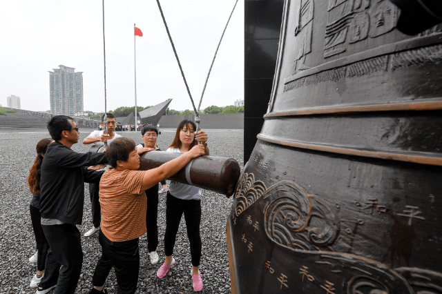 86年，不忘南京！今天，国家公祭日，吾辈自强！