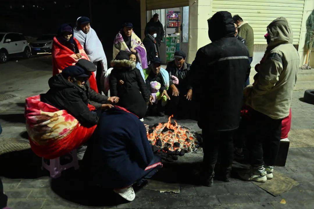 甘肃积石山地震，为何致上百人遇难？