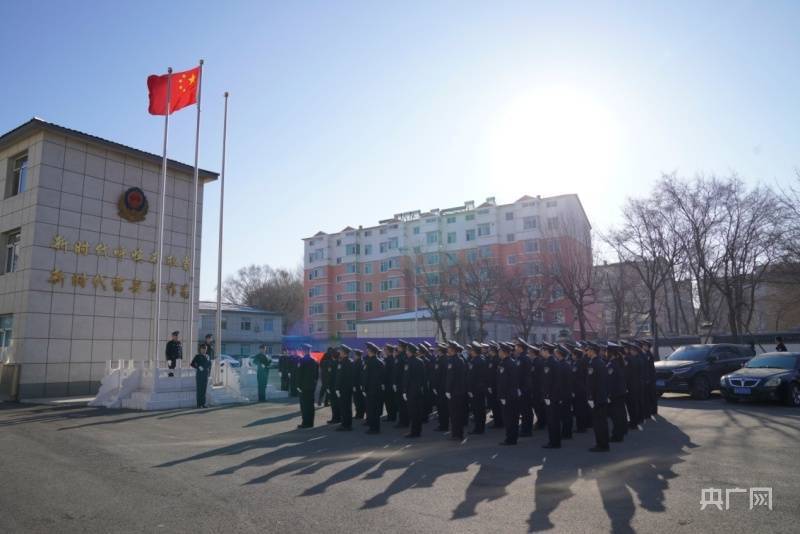 法库：“警察蓝”守护“中国红”