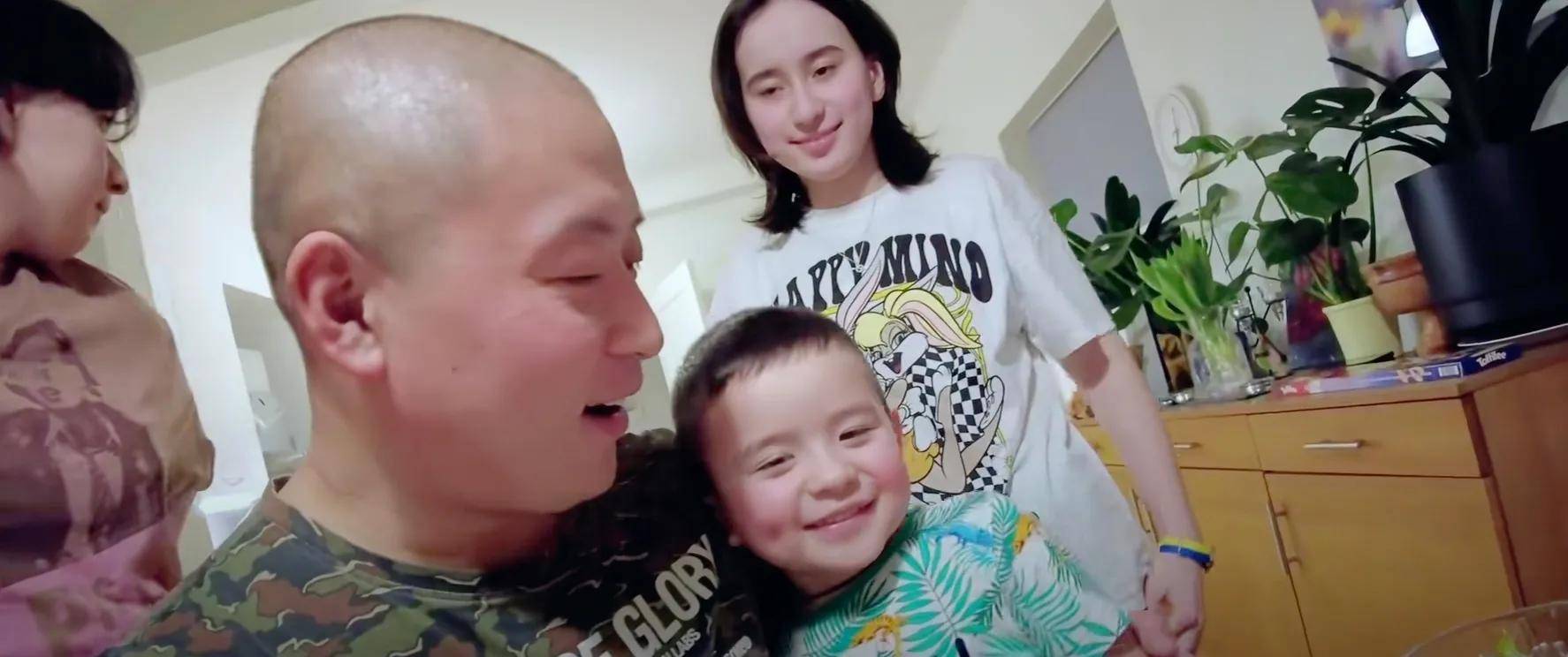 瑞典物价飞涨，阿光感叹挣钱难，生活不容易，为何不选择回国发展