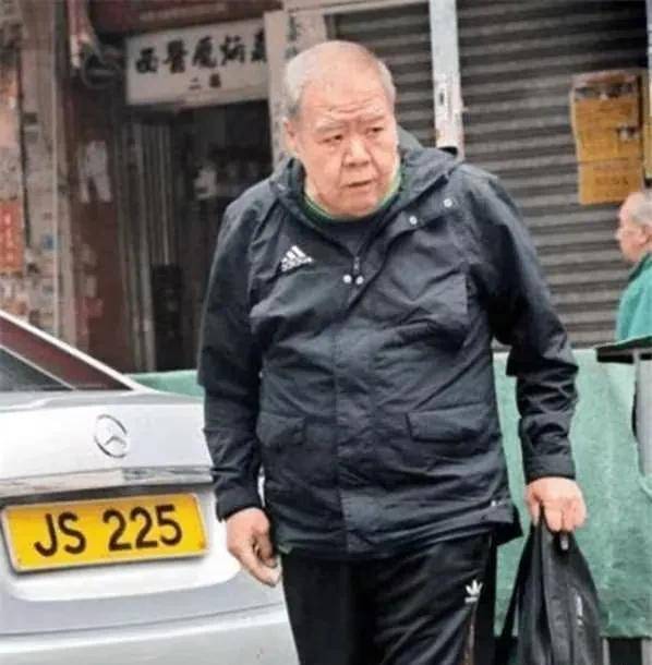 白发变黑返老童?郑则仕身体状况良好却仍需频繁接戏解决医药费问题,老年人身 白发变黑返老童?郑则仕身体状况良好却仍需频繁接戏解决医药费问题,老年人身