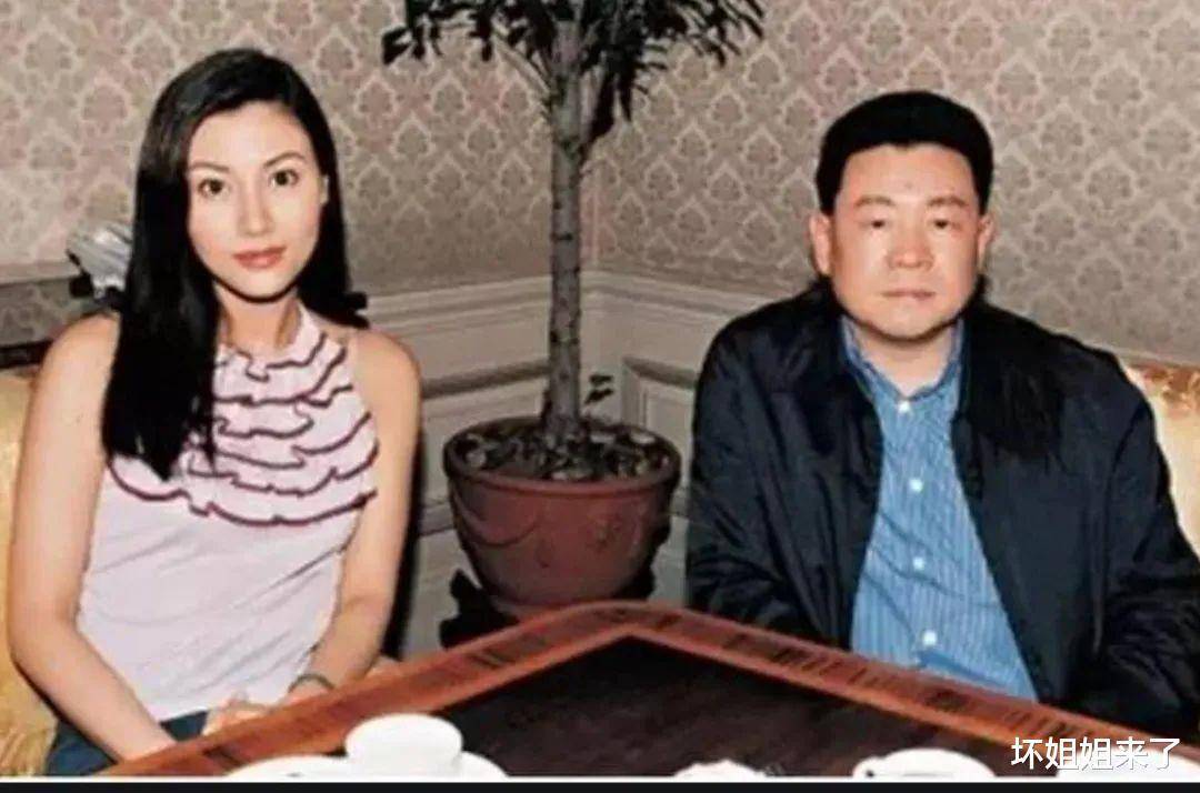 刘銮雄对李嘉欣的无情，和隔壁老王相同