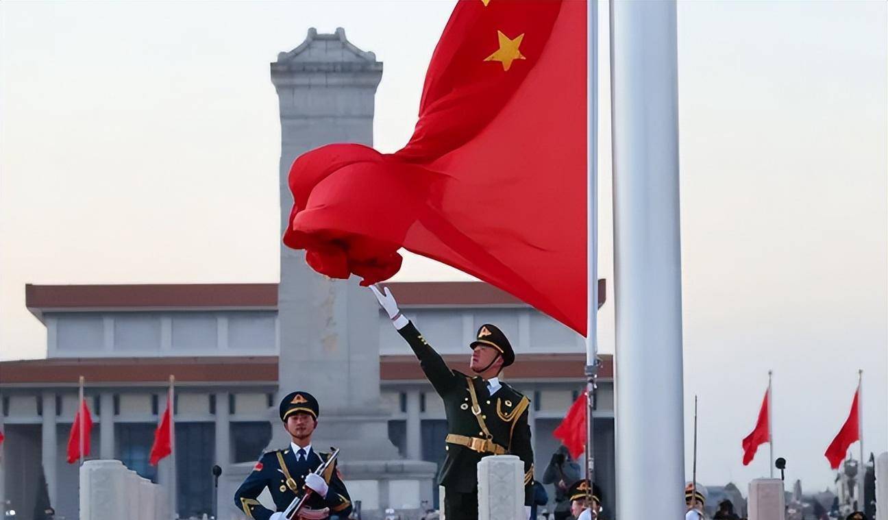 天安门每天升起的国旗都是新的，更换下来的国旗，都去了哪里？