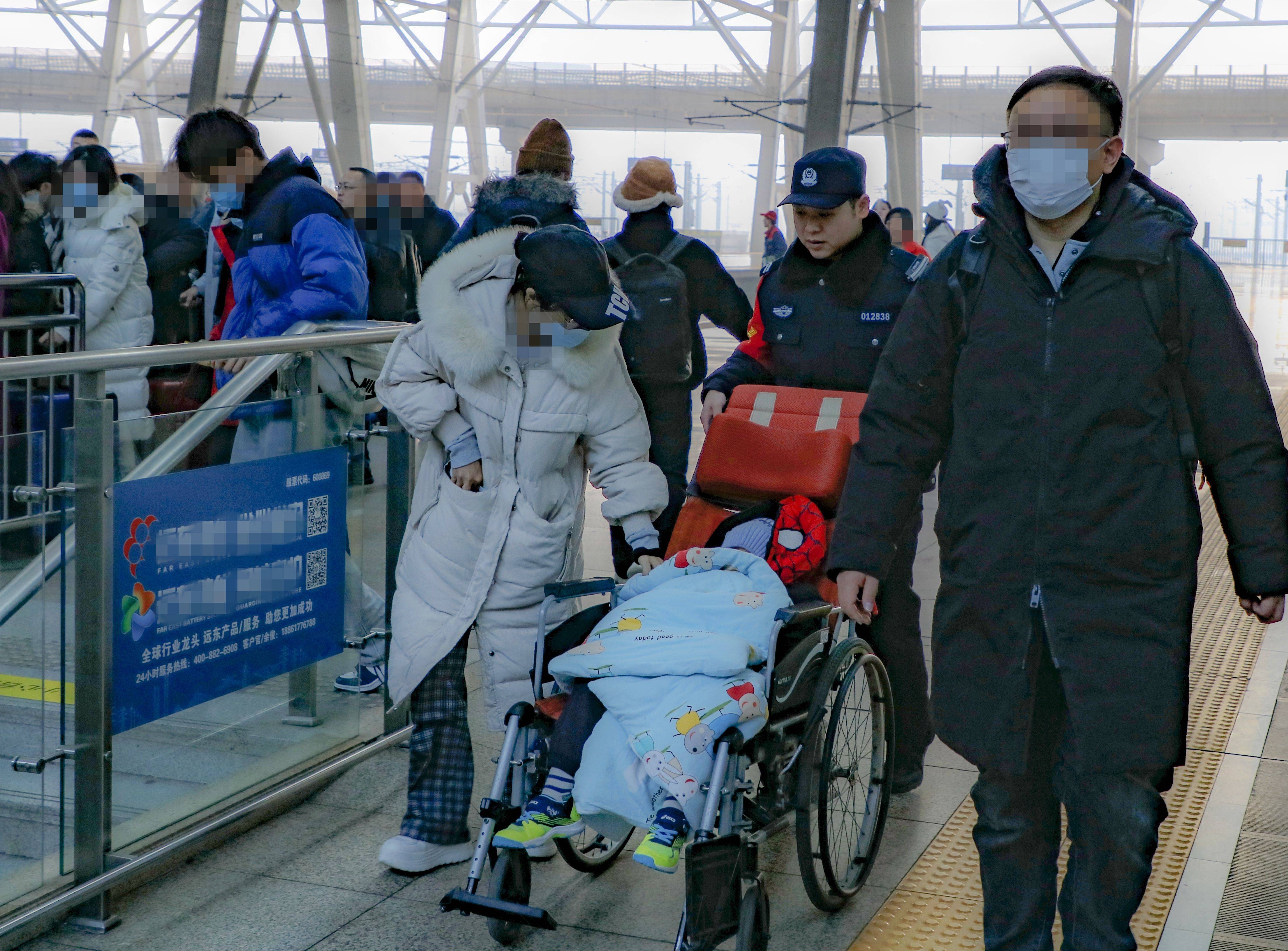 家长带6岁男童来京看病报警求助，北京铁警及时接站紧急送医