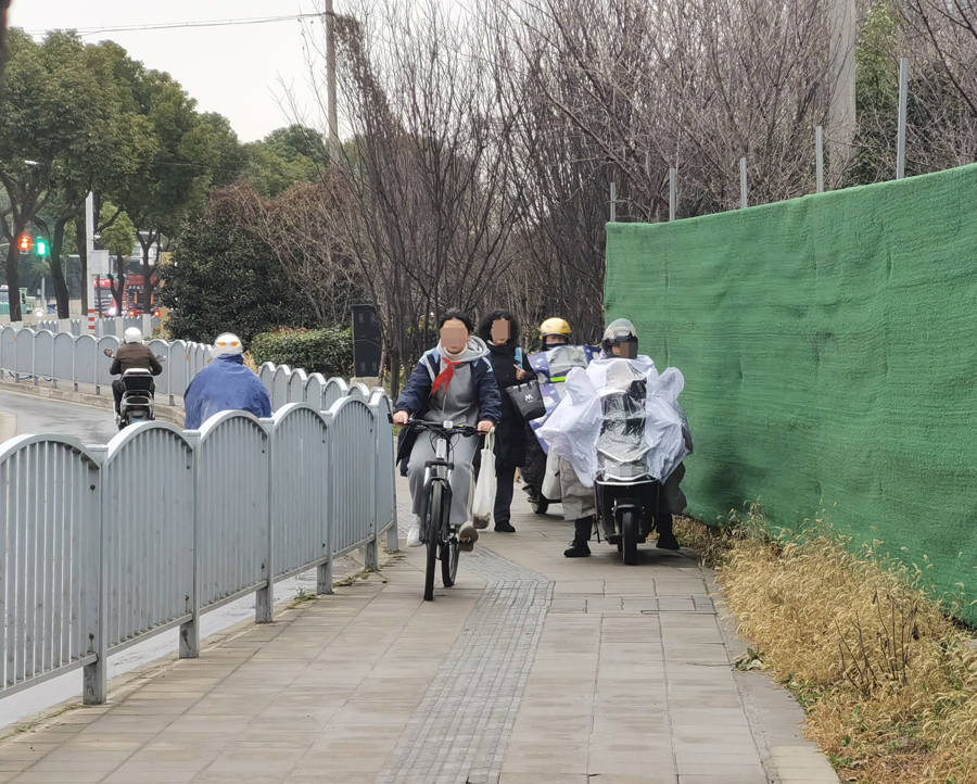 外卖平台给骑手大量规划“逆行”送餐路线！是为压缩配送时间少给配送费？