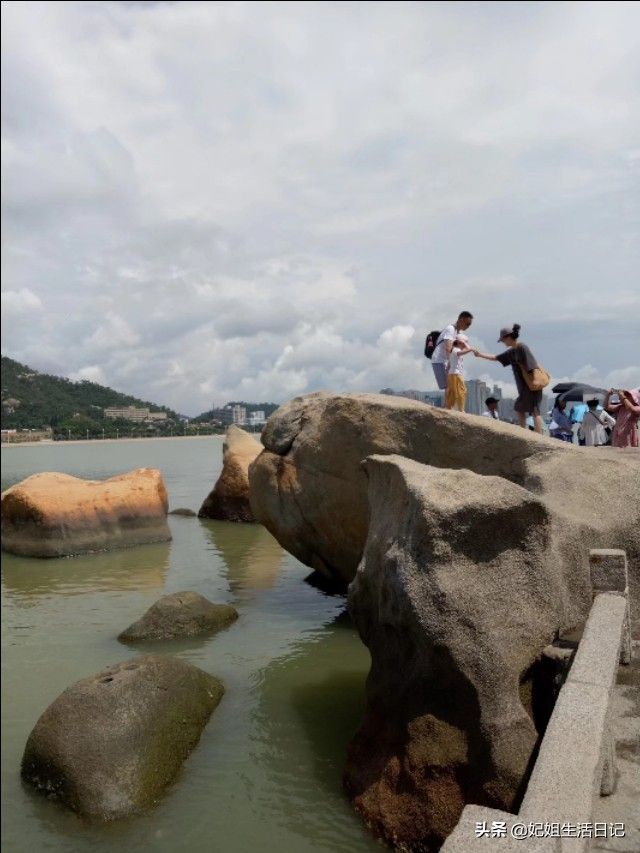 旅游援疆把美丽资源变现 请问旅游和旅行有什么实质性的区别？