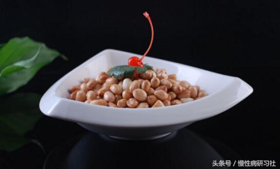 醋泡黑豆有什么功效和作用_醋泡黑豆的正确吃法和时间_黑豆泡醋